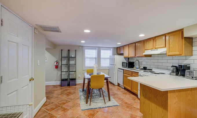 Stanton Park Apartment | Walk to Capitol Building: Cozy DC Apartment