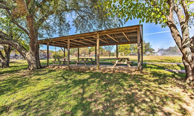 Tool House | Walk to Cedar Creek Reservoir: Home w/Fire Pit!