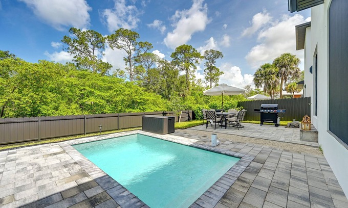 East Naples House | Walk to Celebration Park: Naples Home w/ Pool!