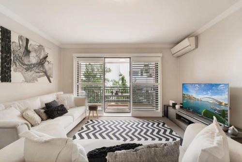 Coogee Apartment | Walk to Coogee Beach Apartment Retreat