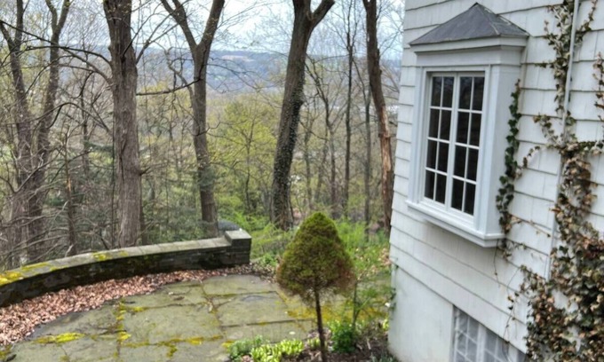 Cayuga Heights Villa | Walk to Cornell University Campus with Lake Views & Dead end street- 5 bedrooms