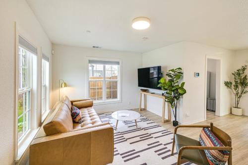 Central Arlington House | Walk to Cowboys Games Arlington Home with Pool!