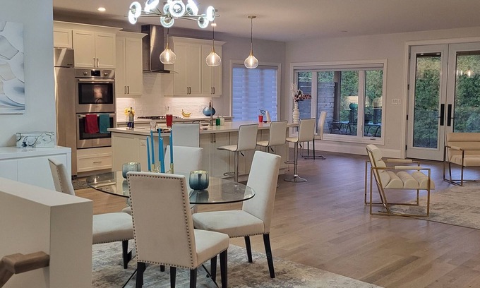 Prince Edward House | Walk to downtown Picton, stunning open concept 4-bed, set on 2 levels!