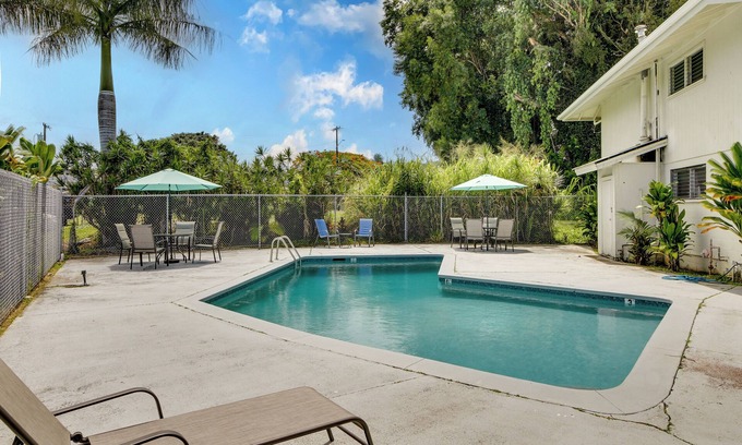 Hilo Condo | Walk to Downtown Hilo: Condo w/Pool Access!