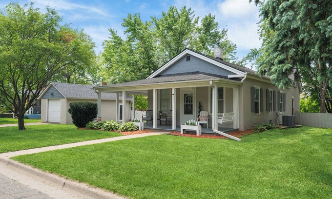 Prescott House | Walk to Downtown Prescott Shops, Dining and Riverfront at Cardinal Cottage