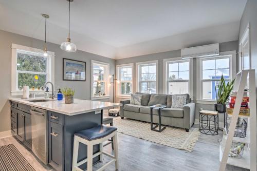 Charlevoix Apartment | Walk to Dtwn Charlevoix Condo with Fireplace