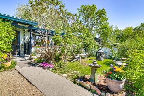 Livingston Apartment | Walk to Dtwn Livingston Studio with Mtn Views!