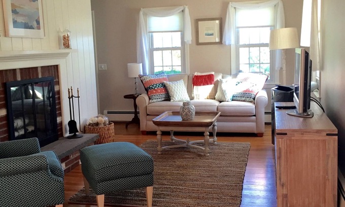 Watch Hill House | Walk to East Beach Watch Hill