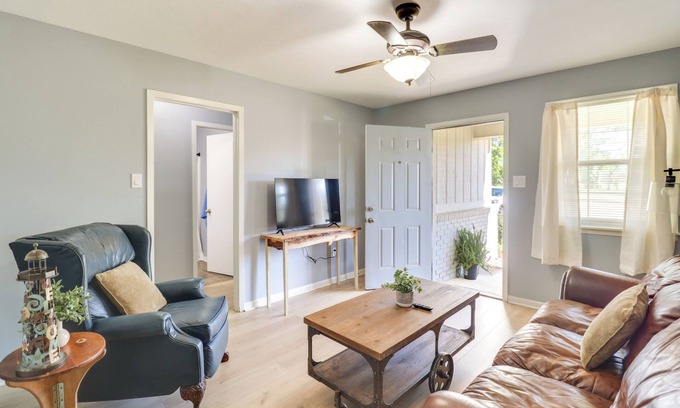 Brookhaven House | Walk to Eats & Entertainment: Home in Brookhaven