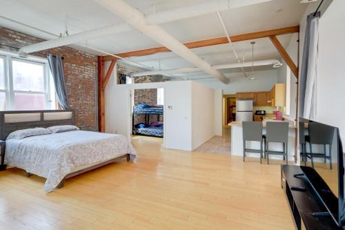 Old Market Apartment | Walk to Eats, Galleries and Shops Dtwn Omaha Condo