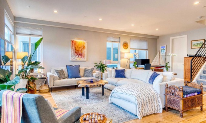 West Colfax House | Walk to Empower Field Townhome with Hot Tub!