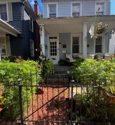 Annapolis House | Walk to Everything Historic Arts District