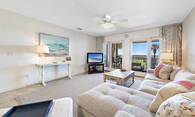 Ono Island Condo | Walk to FloraBama | Beachfront | 2 Pools & 2 Boat Docks w/Slips | My Beach Getaways