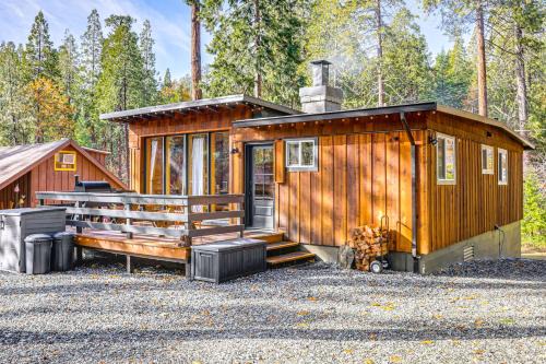 Twain Harte House | Walk to Golf, Lake Twain Harte Cabin with Fireplace