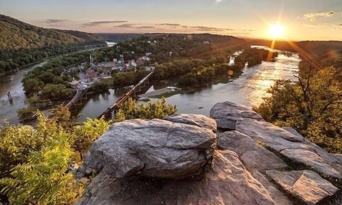 Bolivar House | Walk to Harpers Ferry! Dog-friendly. Beautiful Views.