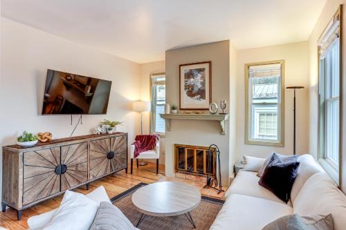 Ouray House | Walk to Hot Springs Updated Retreat in Dtwn Ouray
