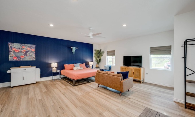 Buchanan Dam Apartment | Walk to Lake LV2 EV Charge Fish Hike Pickleball Skyline Club Coming Feb 25 3 Acre Property