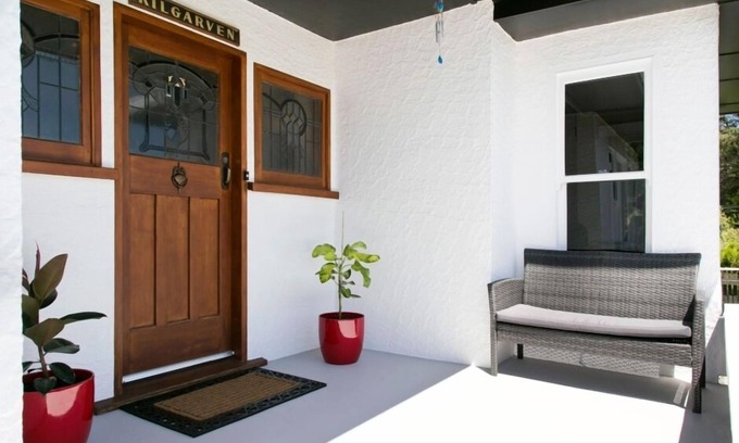 Taupo House | Walk to Lake or Town. Perfect for Families & Groups. Free WiFi & Linen Includedn