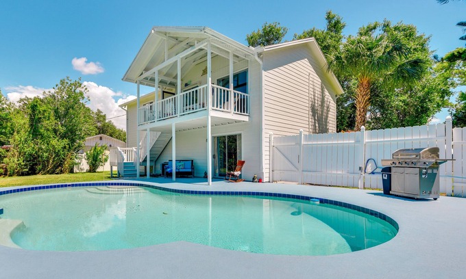 Palmetto House | Walk to Marina: Home w/Pool in Palmetto
