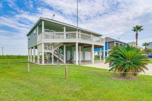 Port Bolivar House | Walk to Ocean Pura Vida Crystal Beach House!