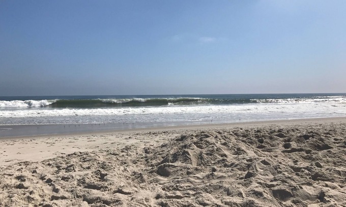 North Beach Haven House | Walk to Ocean, Family Friendly, Clean, Comfy and Fun - 8 Houses to the Beach!