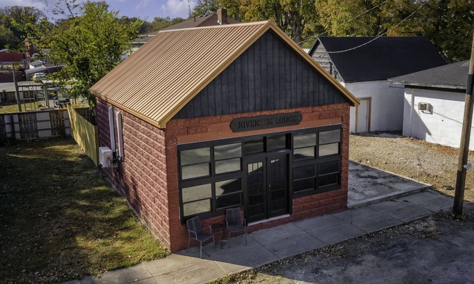 Elizabethtown House | Walk to Ohio River; Near Shawnee & Cave-in-Rock