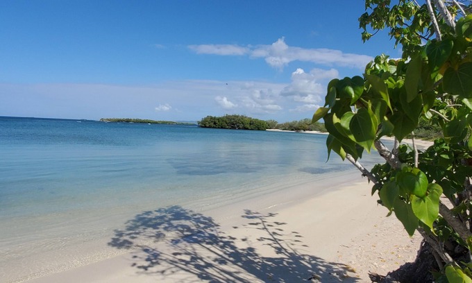 Montalva Cottage | Walk to Playa Santa, BBQ, Billiard, Pet Friendly Fully AC