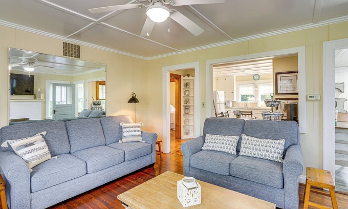 Huron House | Walk to Private Beach: Lake Erie Retreat w/Yard!