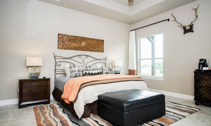 Spring Branch House | Walk to Remi's Ridge & Hayes Hollow Century Oak Casita - Near Canyon Lake