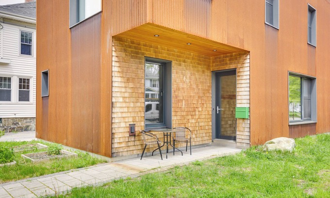 Oakdale Apartment | Walk to Shops & Eats: Sleek Portland Studio!