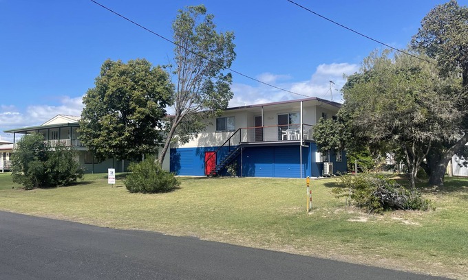 Woodgate House | Walk to the beach-3BR House-Aircon-Pool table-WiFi-Pet friendly-EV Charger