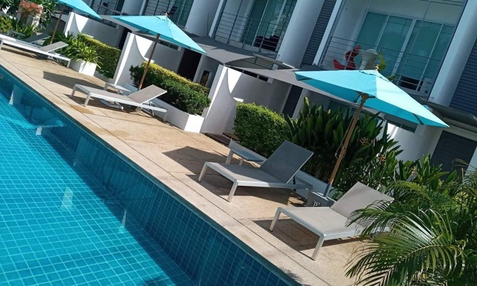 Bophut Hills House | walk to the beach and the iconic Fisherman's Village