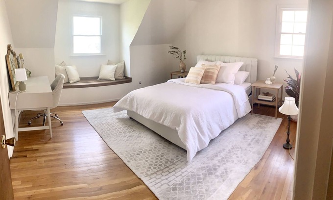 Baiting Hollow Cottage | Walk to the beach from this 4-bedroom cottage in the North Fork