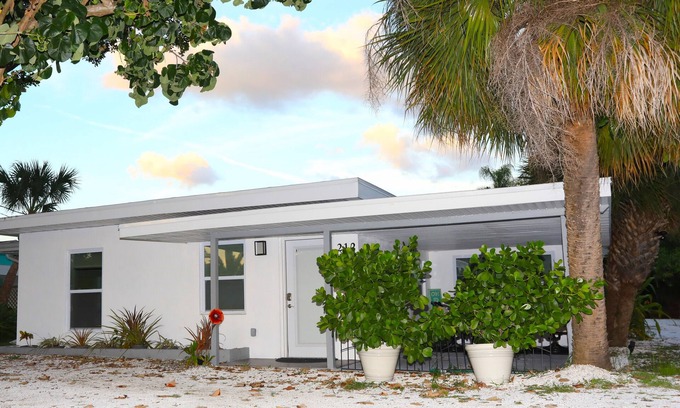 Nokomis Condo | Walk to the beach in minutes from this recently remodeled condo.