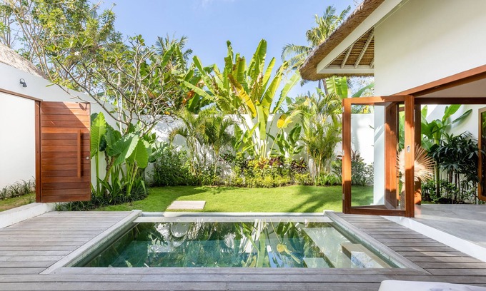 Cemagi Villa | Walk to the beach of Pantai Seseh from this Luxury Private Villa