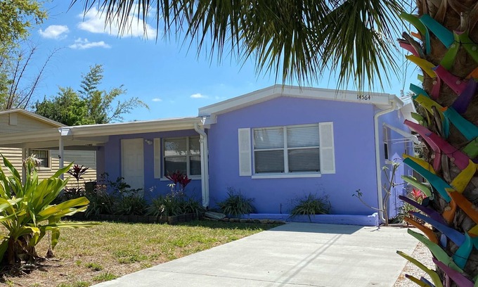 Largo House | Walk to The Beach, shops and restaurants, The sweetest place is “The Sweet”