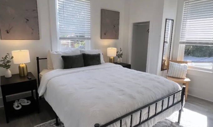 Sandusky Apartment | Walk to the Jet Express!