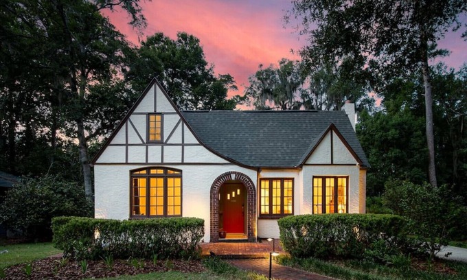 Gainesville House | Walk to UF Stadium! Fabulous Chic Historic Home