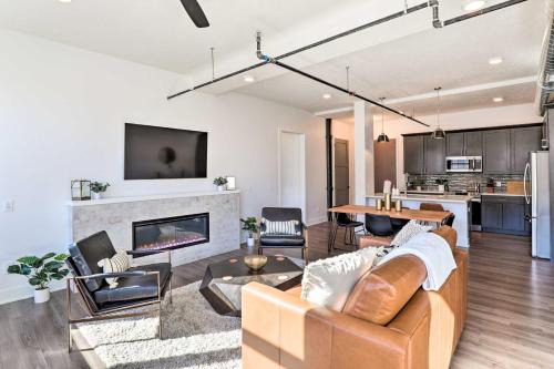 Downtown Lincoln Apartment | Walk to UNL Campus Dtwn Lincoln Loft Apt!