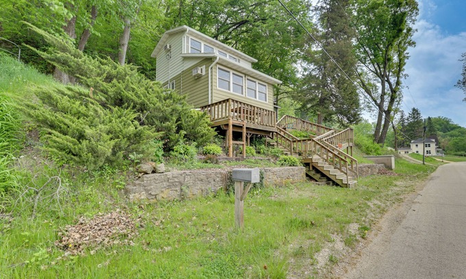 Bagley Cabin | Walk to Wyalusing Beach: Cabin w/River View!