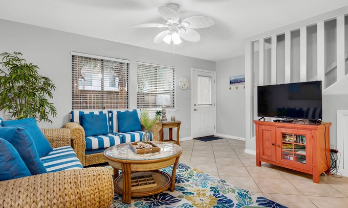 Sugar Beach Condo | 🏝️Walk2Beach-Pool-Santa Rosa Sound-2BR Sugar Beach F-26