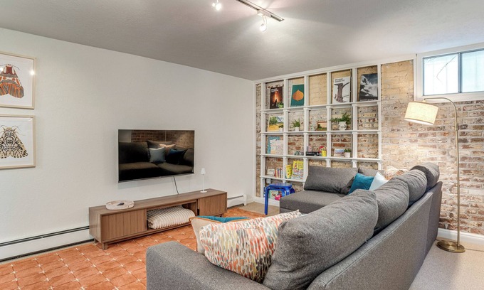 Cheesman Park Apartment | Walkable Apt w/Off-street Parking in Cheesman!