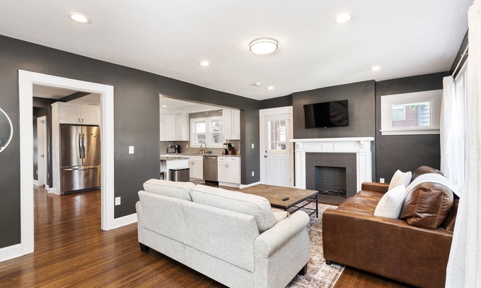 Central Clintonville House | Walkable Coffee, Restaurants, Shops, and Grocery! Huge backyard.