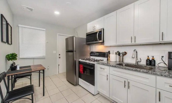 South Orange Apartment | Walkable downtown apartment steps from NYC Trainš