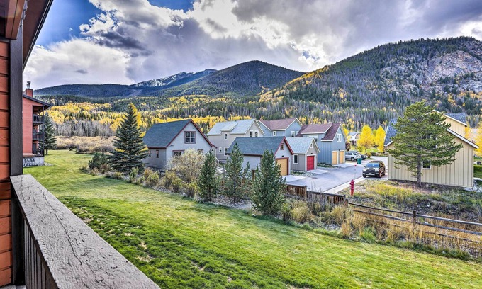 Frisco Condo | Walkable Frisco Condo: Mtn Views & Shared Hot Tub!