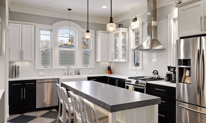 Summit - University House | Walkable to Grand/Summit/Selby Ave & 1.5 mi to Downtown