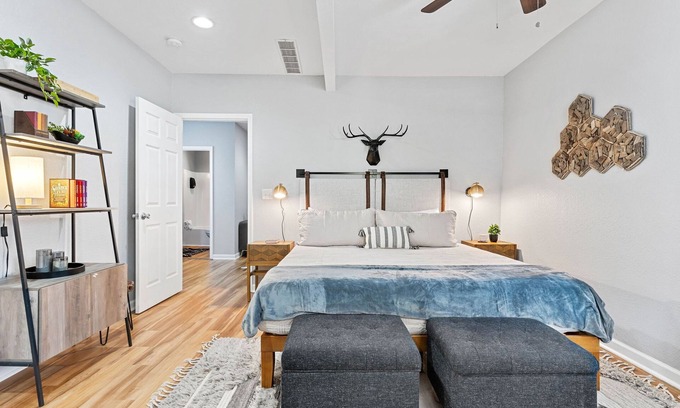 Kansas City Apartment | Walkable to River Market and Minutes from Downtown!
