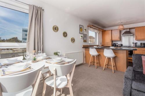 Kilmarnock Apartment | Walker Suite No52 - Donnini Apartments