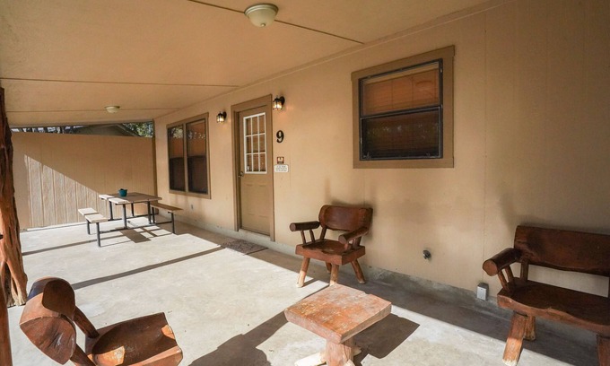 Sabinal Cabin | Walking distance to the Frio River, access to shared pool