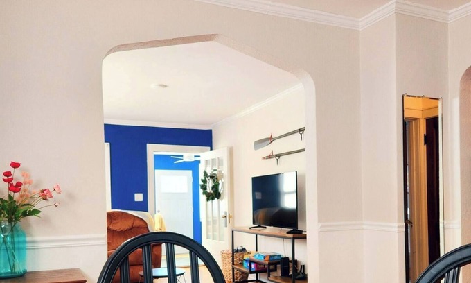 Lake Geneva Cottage | Walking distance to the beach and downtown. Quiet, Clean and Cozy.